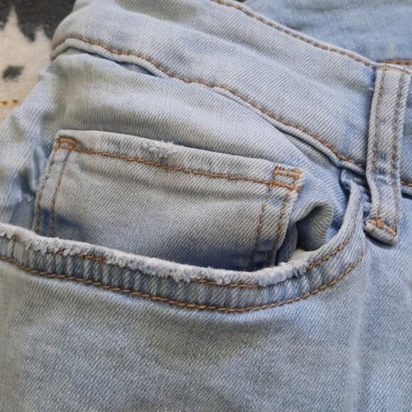 Ana Mid Rise Fayed Hem Denim Jean Shorts Size 24 - Picture 6 of 9